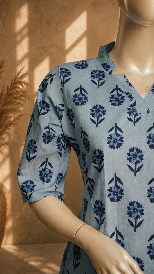 Cotton Blend V‑Neck Two‑Piece Set with Pockets.